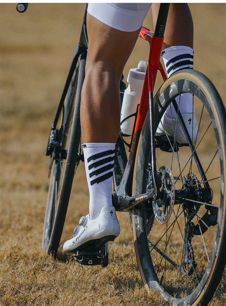 2023 SKULL MONTON WOMEN CYCLING SOCKS HOLIDAY III WHITE