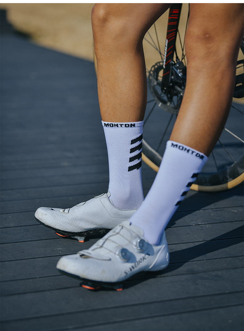 2023 SKULL MONTON WOMEN CYCLING SOCKS HOLIDAY III WHITE