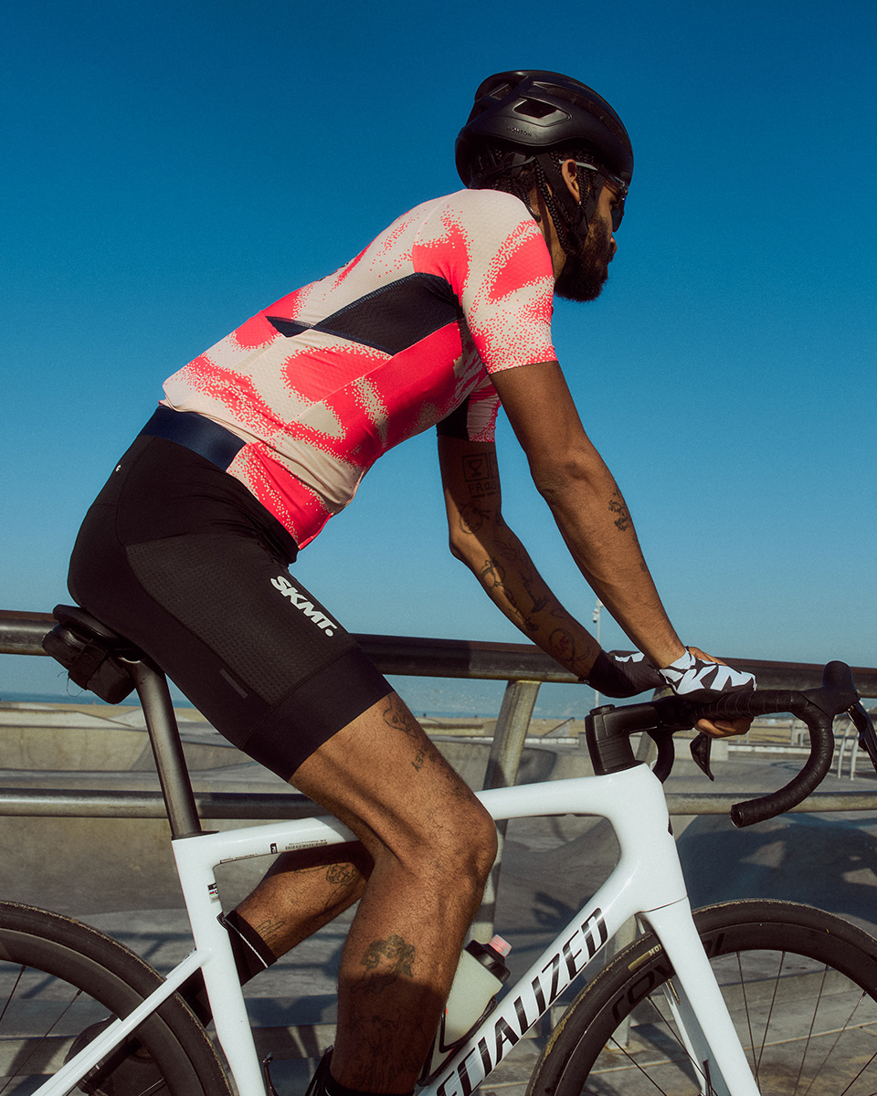 MENS BIB SHORTS MOTION UTILITY – BLACK